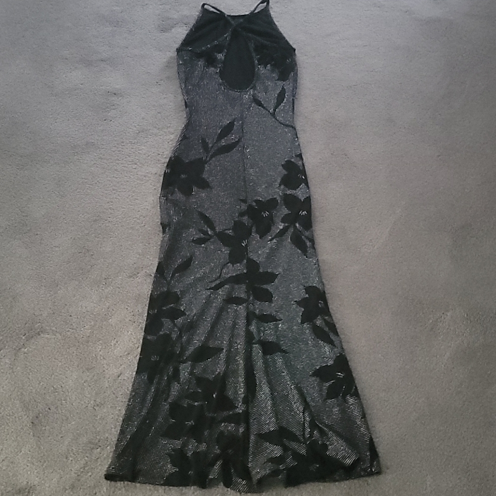 Dress - Picture 3 of 4